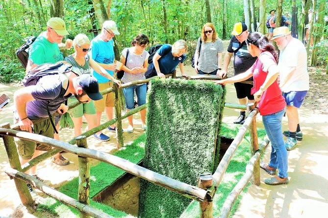 Full Day Ho Chi Minh City Tour with Cu Chi Tunnels 01